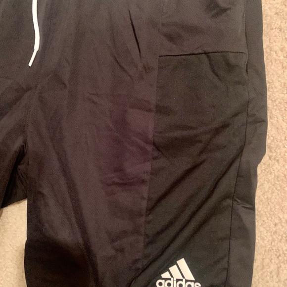 New Men’s Adidas Training Shorts size L. Beautiful and very comfortable. - Picture 5 of 6